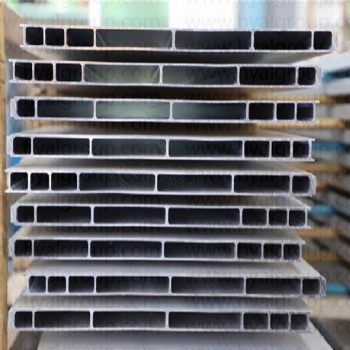 Ship wagon heavy-duty train floor side panels